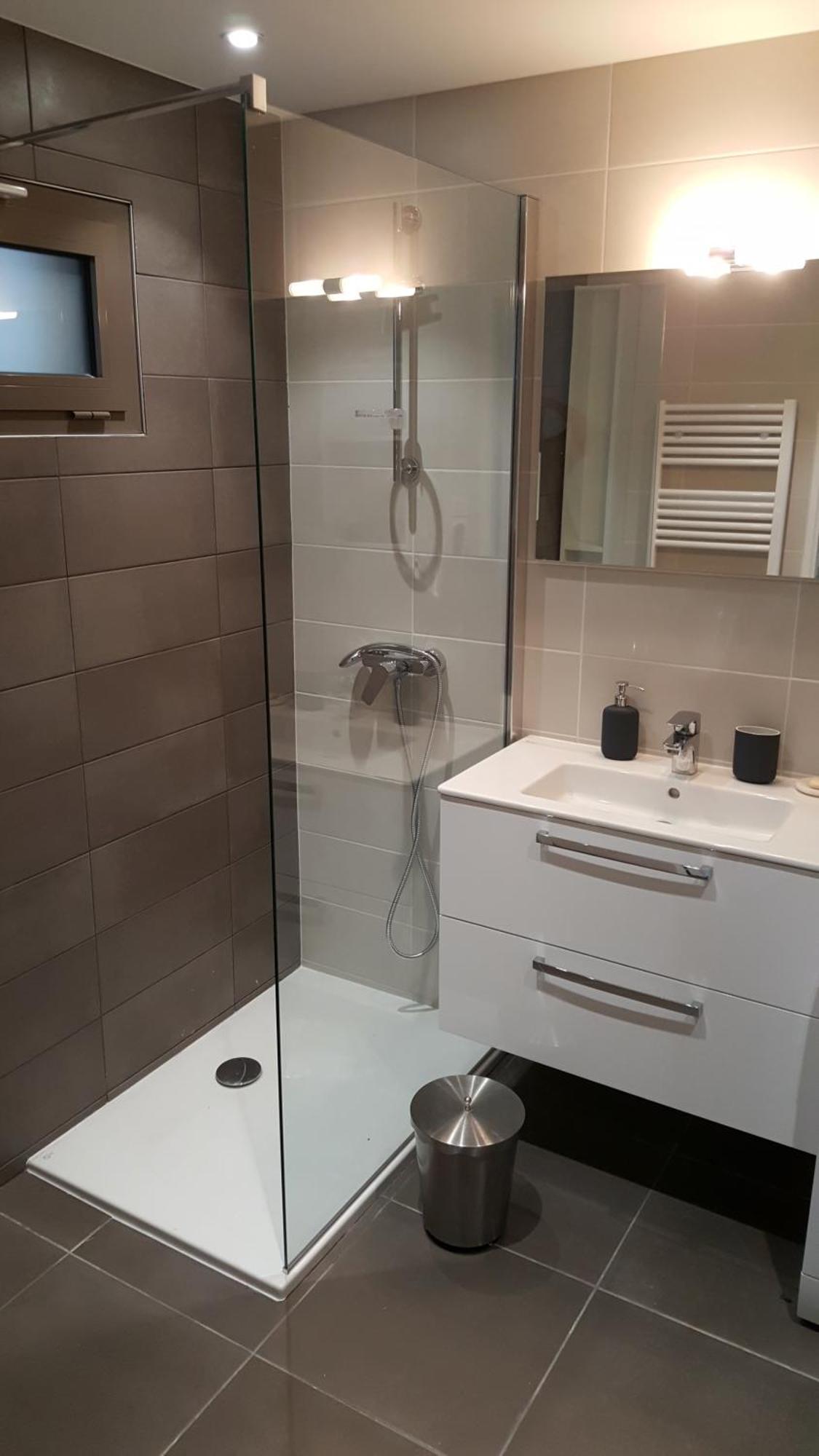 Studio Vista Apartment อองทีบส์ ภายนอก รูปภาพ