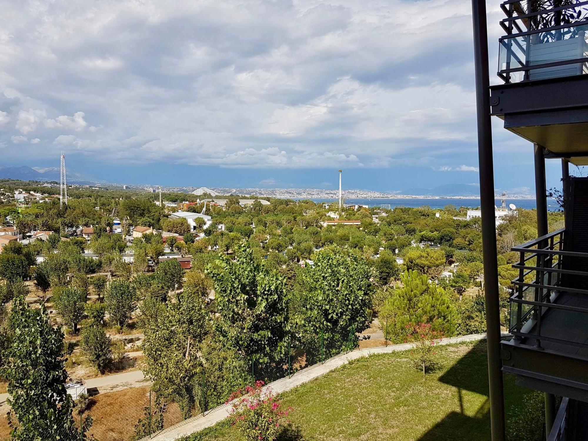 Studio Vista Apartment อองทีบส์ ภายนอก รูปภาพ