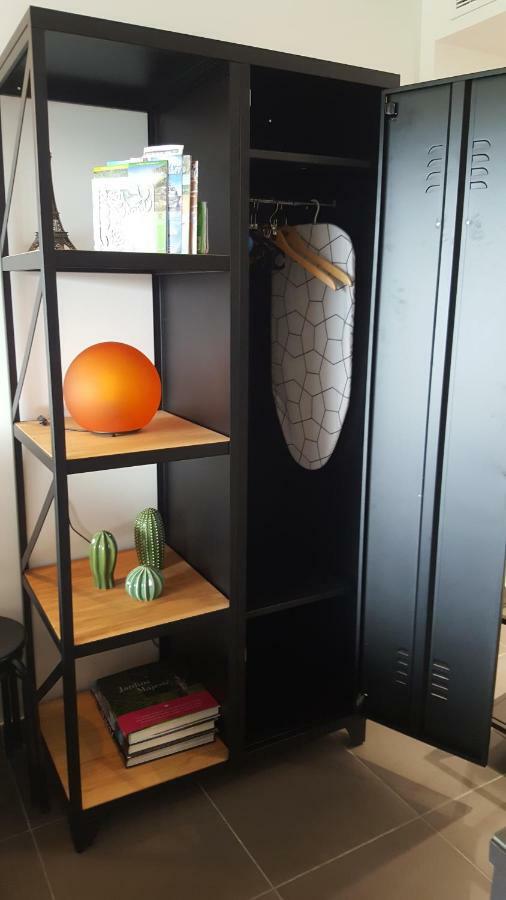 Studio Vista Apartment อองทีบส์ ภายนอก รูปภาพ